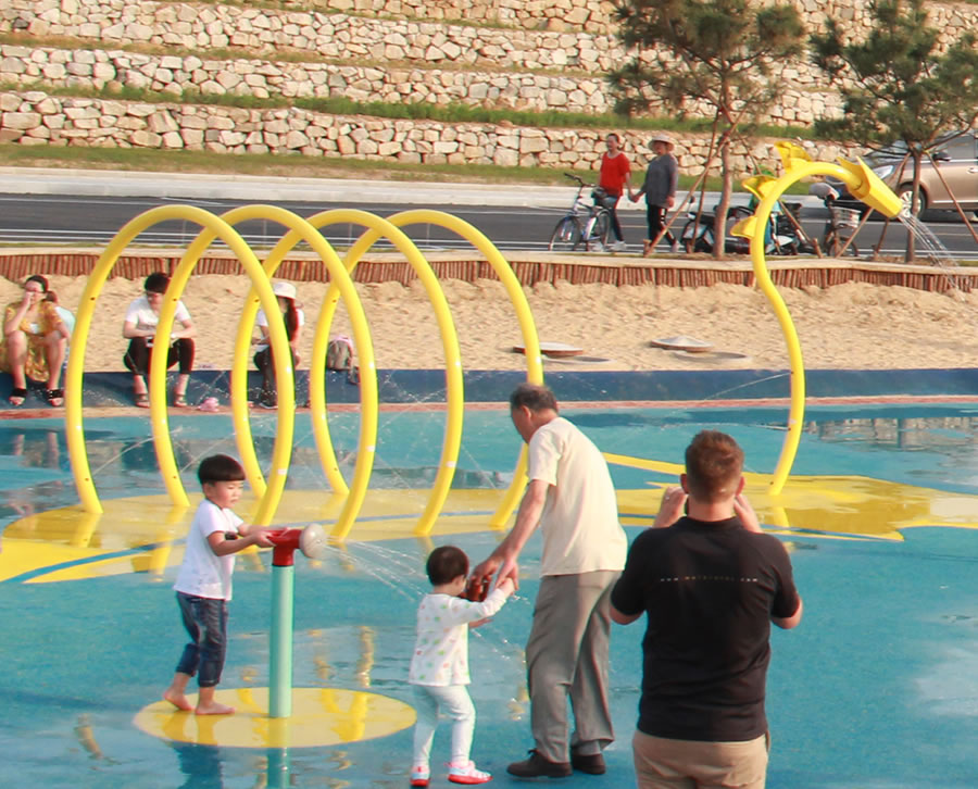 華夏龍戲水小品