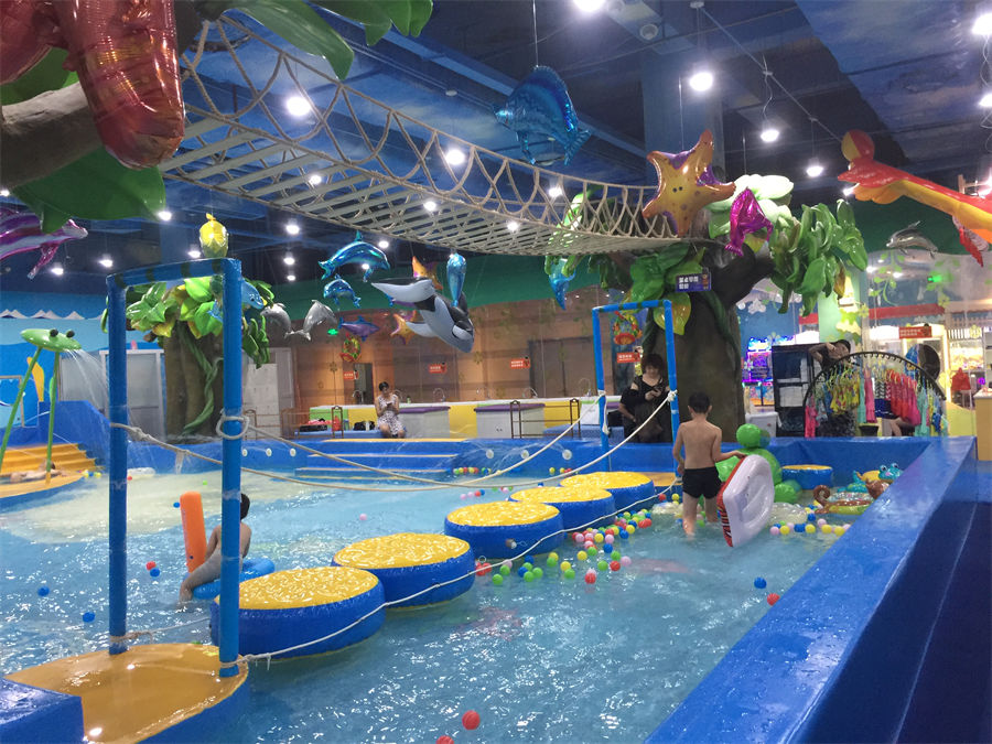 河源堅基購物中心丹尼熊12